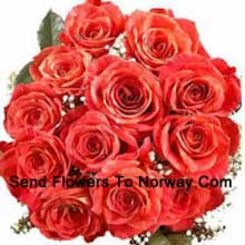 Strauß mit 11 orangefarbenen Rosen und saisonaler Füllung